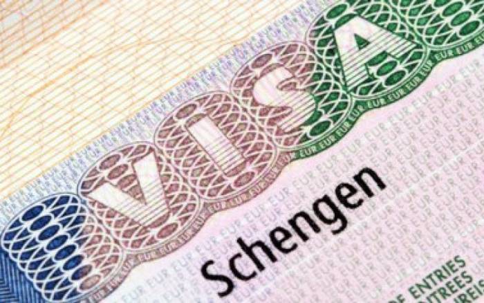 Francia estende la validità dei permessi di soggiorno per i marocchini
