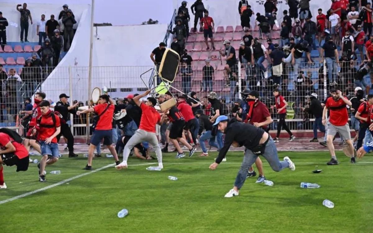 Scontri a Safi tra tifosi algerini e marocchini durante la partita