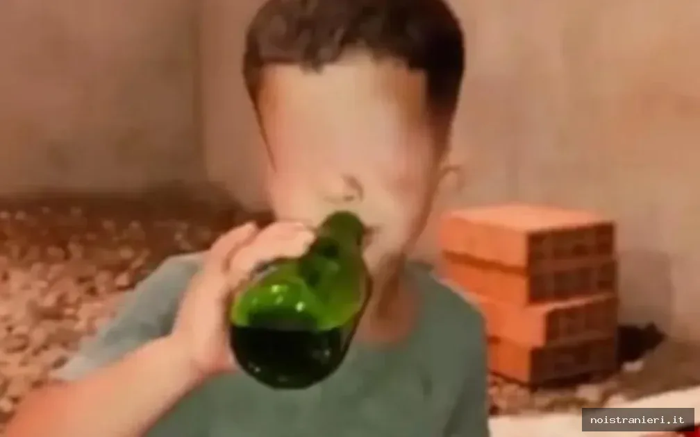 Bambino costretto a bere alcol in Marocco 2026