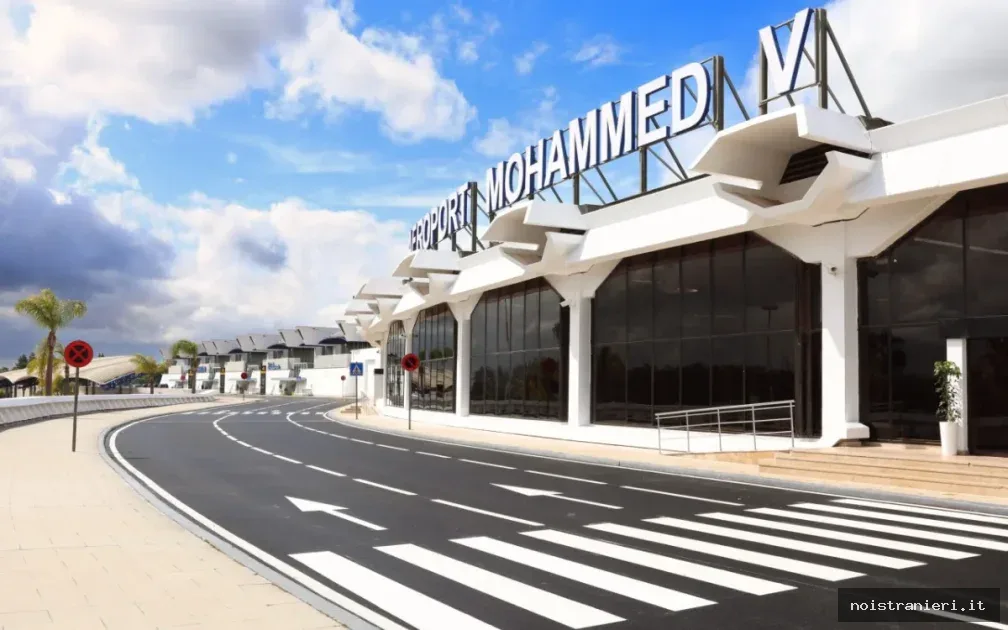 Furto telefoni aeroporto Casablanca finanziamento festa 2026
