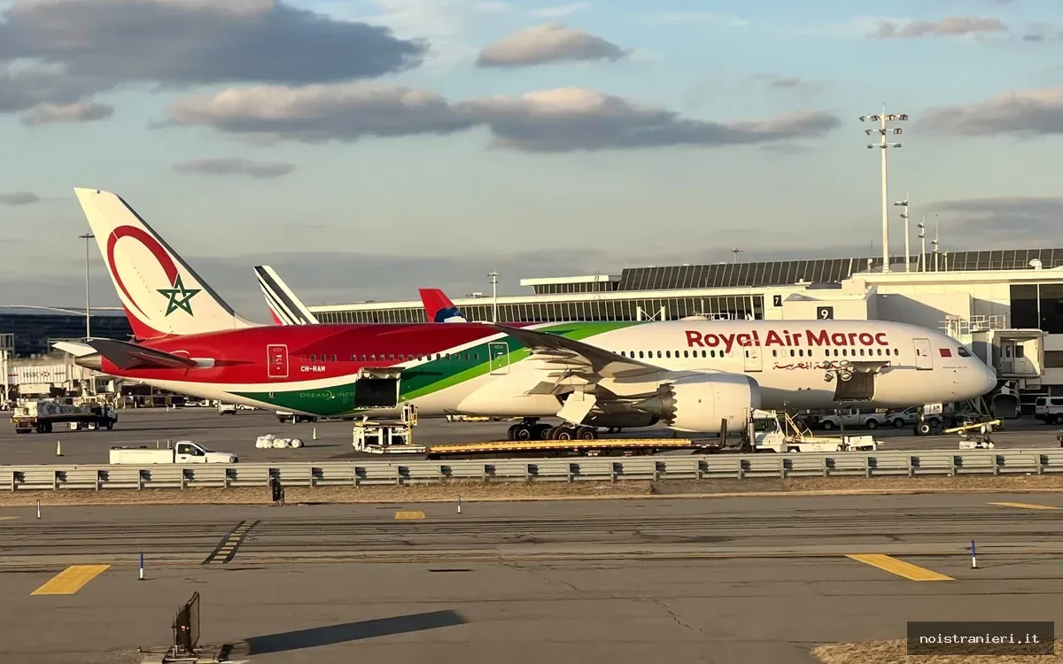 Royal Air Maroc passeggeri bloccati aereo caldo 2026