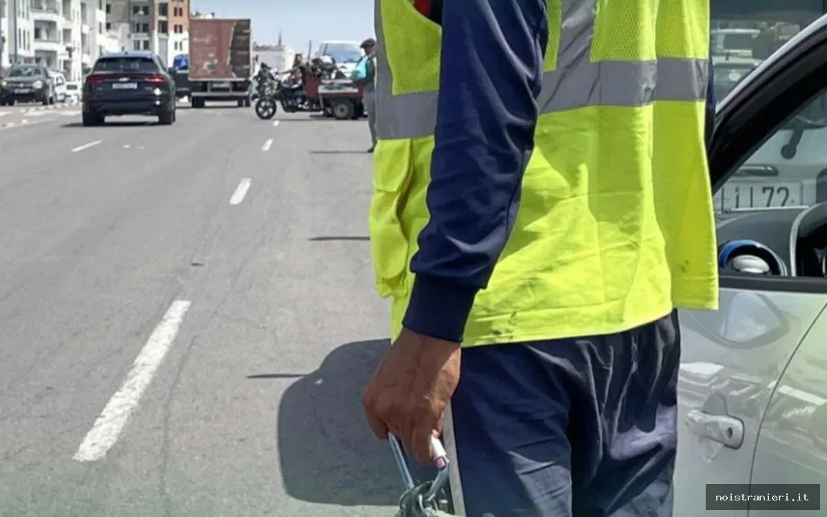 Marrakech lotta falsi guardiani auto Guéliz 2026